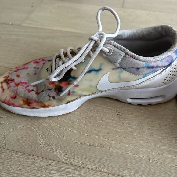 Nike Cherry Blossom Air Max Women’s runners - Picture 5 of 8